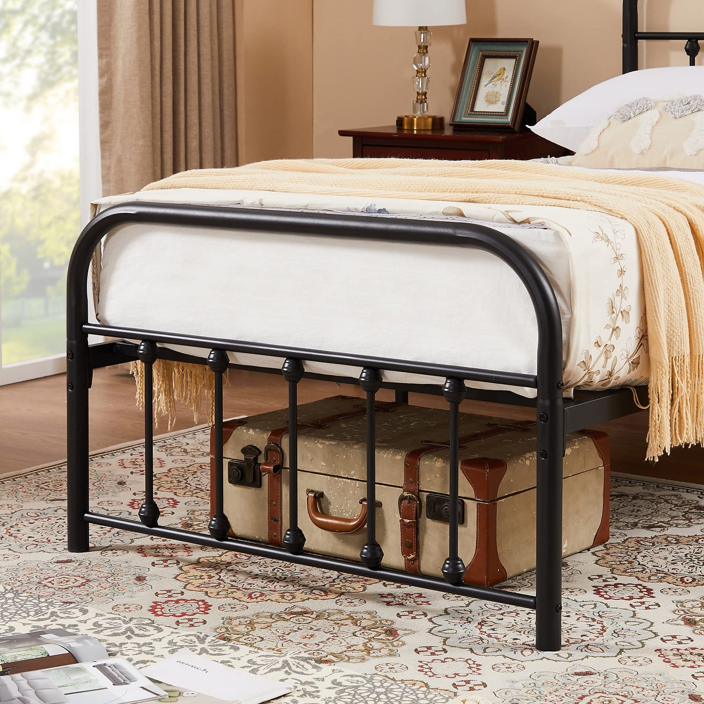 Twin Size Iron Bed Frame, HSUNNS Black Twin Size Metal Bed Frame with Headboard & Footboard, Heavy Duty Metal Platform Bed Frame Twin Size, No Box Spring Needed, 300lbs Weight Capacity
